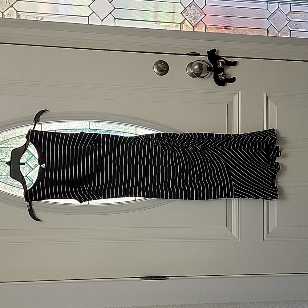 Sleeveless dress